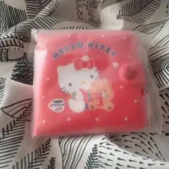 ハローキティ 赤い財布