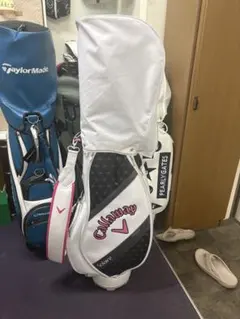 Callaway キャディバッグ ホワイト ベアチャーム付き - メルカリ