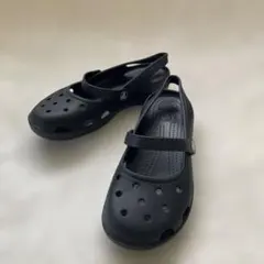 crocs シャイナ　メリージェーン　ブラックのサムネイル