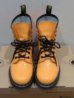 Dr. Martens 8ホール ブーツ エナメル オレンジ W5 24.0cmのサムネイル
