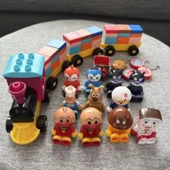 アンパンマン キャラクター人形と列車セット