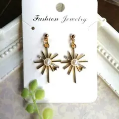 ゴールド 星形パールピアス/イヤリング(ハンドメイド)