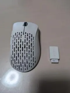 Pulsar Xlite V2 Wireless Medium Whiteのサムネイル