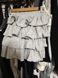 ダズリン　グレー フリル付き ミニスカート