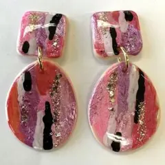 6133 ピンクとゴールド、ブラックとホワイトのストライプピアス