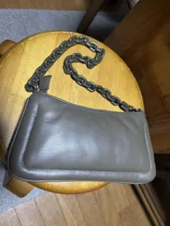 ZARA　チェーンショルダーバッグ　グレー