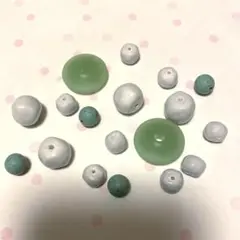 ラ・ドログリー　廃盤プラスチックビーズセット　レアな翡翠色/グレーホワイト