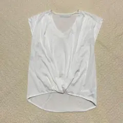 セシルマクビー　Vネックノースリーブ Tシャツ　M カットソー　無地　a1762