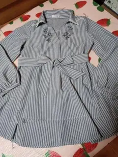 アクシーズファム　ストライプ花柄刺繍長袖シャツ