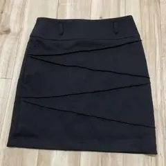 salire 黒タイトスカート