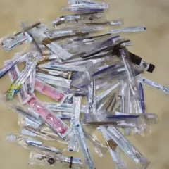 【専用】歯ブラシセット 箱いっぱい！多数のデザインと色　使い捨て歯ブラシ