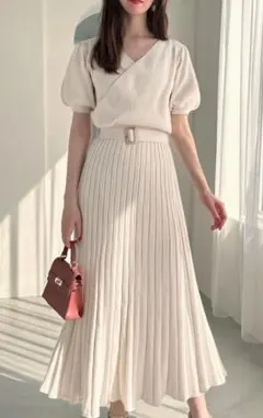 【週末限定価格】新品タグ付ＧＲＬ　ベルト付　カシュクール　ニット　ワンピース