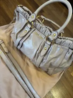 Miu Miu ピンクベージュ バッグのサムネイル