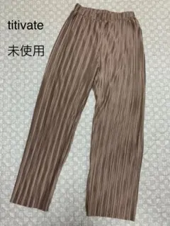 ランダムプリーツセミテーパードリラックスパンツ未使用のサムネイル