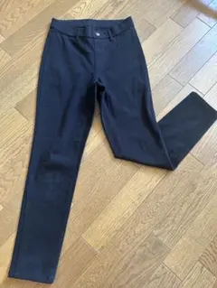 UNIQLO ブラック カジュアルパンツ Sサイズ
