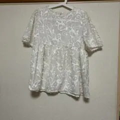 ホワイトレースシャツ 半袖 フリル付き