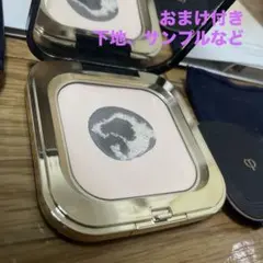 【9/11新入荷】❣️本体❣️プードルコンパクトエサンシエルｎ clé de peau BEAUTÉ（clé de peau BEAUTÉ） プードルコンパクト