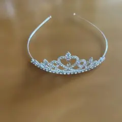 ハート型クリスタルティアラ