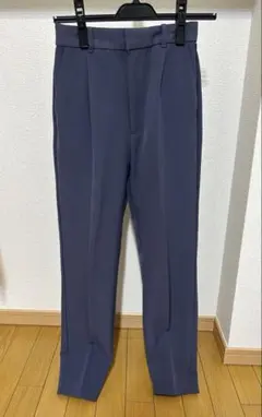 【値下げ中❣】GU テーパードパンツ ブルー