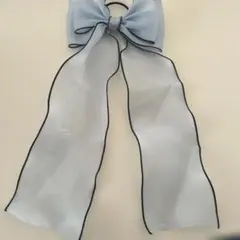 薄い青色リボンヘアゴム