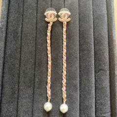 CHANEL CCロゴ×レザーチェーン ピアス2019年モデル　ココマーク