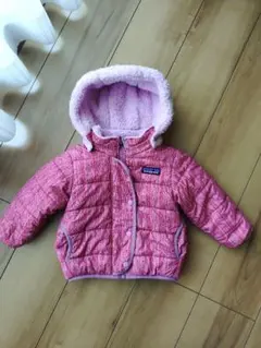 patagonia フード付きリバーシブル　中綿入り　ジャケット ピンク 18m