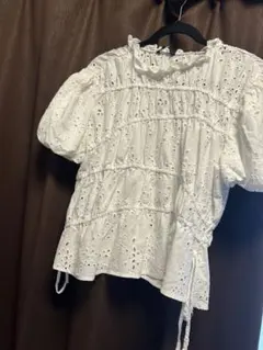 新品】ZARA 刺繍入りパフスリーブブラウス ブラック Lサイズ - メルカリ
