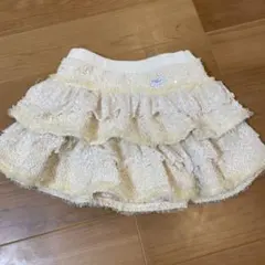 メゾピアノ　フリル付きクリーム色スカート