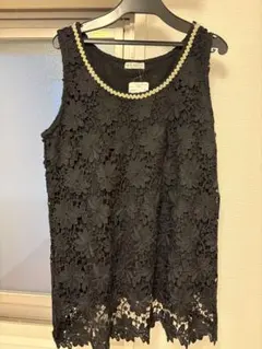 【アクシーズファム】黒の花柄レースノースリーブチュニック