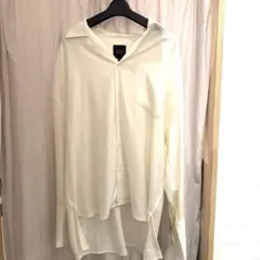 G.O.C. ホワイト 長袖シャツ Fサイズのサムネイル