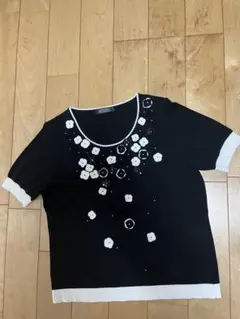 MADAM JOCONDE 花モチーフ 半袖カットソー ブラックのサムネイル