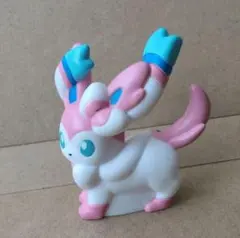 ポケモン　ポケモンキッズ　ニンフィア　フィギュア　 指人形　【送料込み】