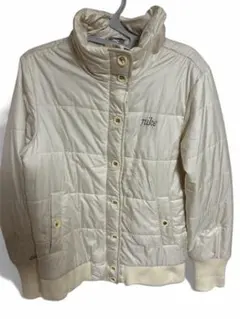 【美品】NIKE 中綿入りスタンドカラーブルゾン M ホワイト ピンクロゴ刺繍入