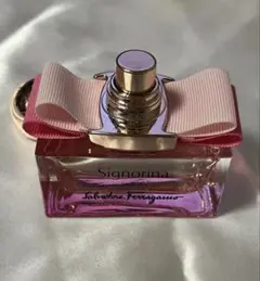 サルヴァトーレ　フェラガモ　シニョリーナ　イン　オーデトワレ　30ml