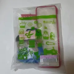 ちいさなクチュリエ　ニードルポイントポーチ　キット