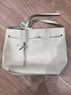 【まとめ買いOK】ホワイトタッセルショルダーバッグ