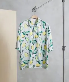 リリーアンドフルーツ総柄シャツのサムネイル