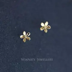 No小ぶり フラワー ピアス［ゴールド］金属アレルギー対応 高品質