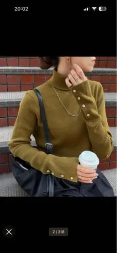 リブ袖口ボタンタートル　DISCOAT カーキ