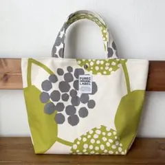 Item thumbnail for item cd240016-3461-4e05-a040-a5193552964b