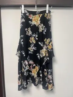 フレアスカート 花柄 黒　rienda