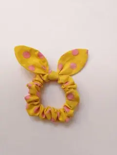 うさみみシュシュ [黄色、ピンク水玉]