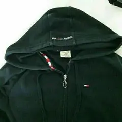 トミーガール黒色パーカー(薄手)。S/Pサイズ。