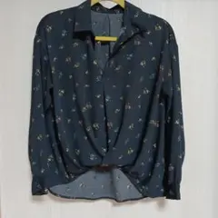 earth　花柄スキッパーシャツ