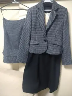 チェック柄ジャケットとフレアスカート、ワンピース３点セット　11号サイズ