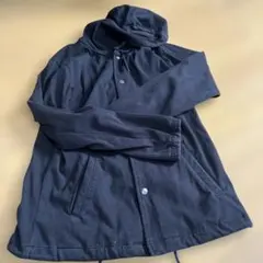 黒 フード付き ジャンパー