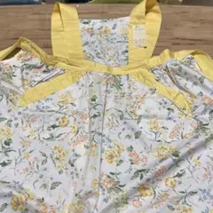 valentino garavani 花柄エプロン