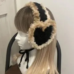 ハートイヤーマフ 耳あて ハンドメイド 黒×ベージュ
