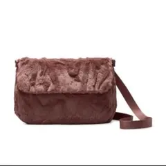 ナイキ スポーツウェア フューチュラ フェイクファー クロスボディバッグ　④