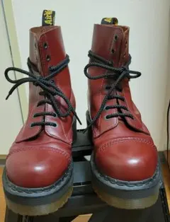 Dr.Martens ドクターマーチン　クレイジーボム　チェリーレッド 8ホール Dr.Martens ドクターマーチン クレイジーボムチェリーレッド 8ホール